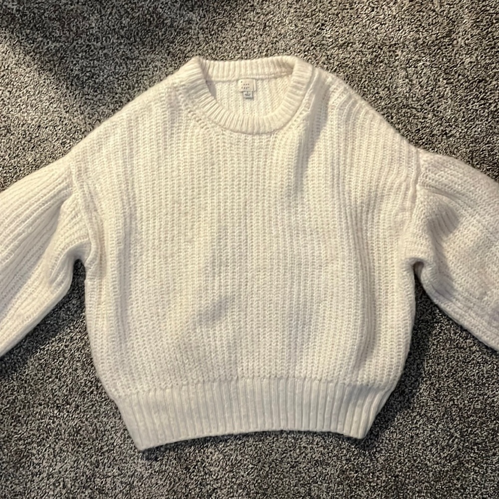 White sweater with puffy sleeves